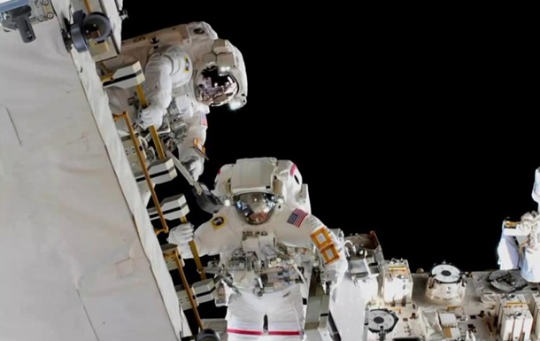 В астронавтів NASA виникли проблеми у відкритому космосі